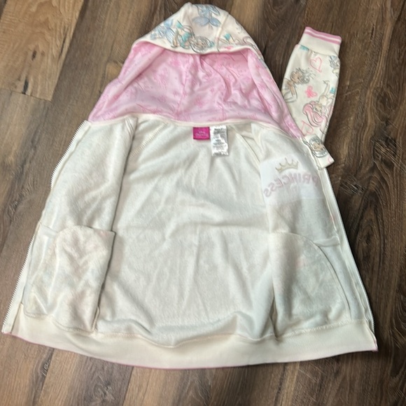 Disney princess jacket Girls size 7 Cream and pink zip up with castle zipper - Picture 8 of 16
